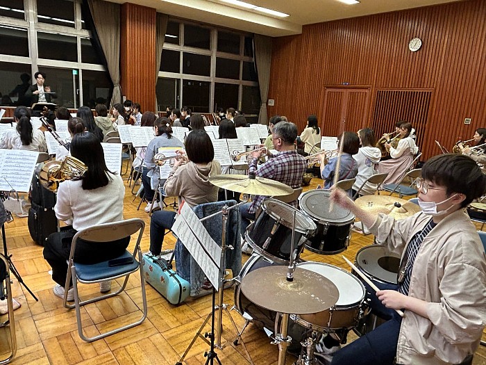 本日は譜読み合奏！次回の定期演奏会ではドラムが活躍する曲がたくさん…！？